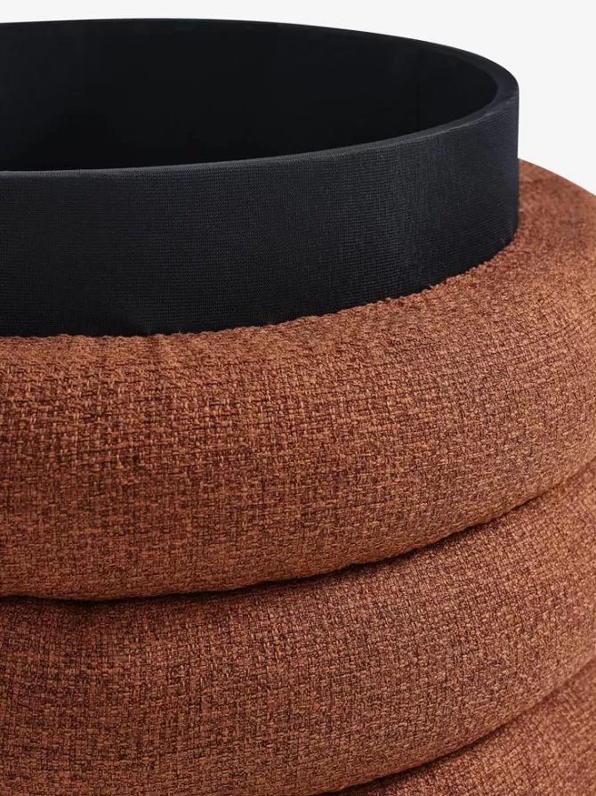 puf_dalene__mopbevaringsplads_terrakottafarvet_stof_2.webp Online Puf Ø45 m/opbevaringsplads terrakottafarvet stof Puffer | Puffer